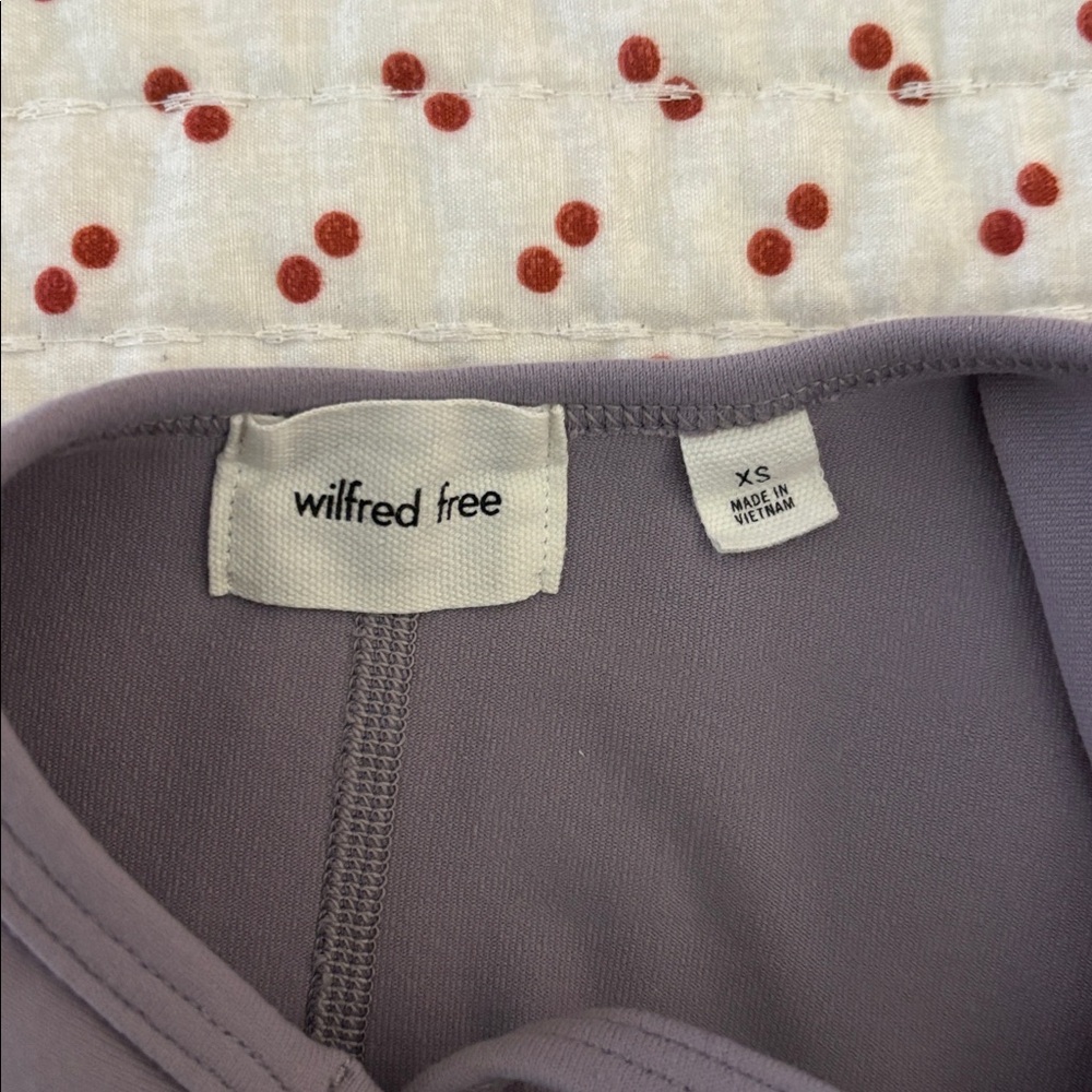 Aritzia Women's grey Jumpsuit
Never worn - Picture 2 of 2